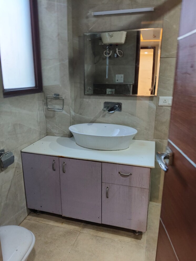 Bathroom, signature-signum-37d-iii 2 Bedroom 990 Sq.Ft. Builder Floor In Sector 37d Gurgaon 7903960