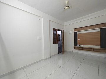 Room in 1 BHK Builder Floor at Hsr Layout – for Rent