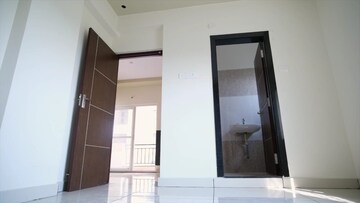 Room in 3 BHK Apartment at Tadigadapa – for Sale