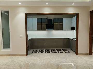 Parking in 4 BHK Builder Floor at Niti Khand – for Sale