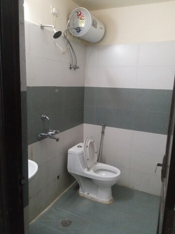 Bathroom in 1 BHK Builder Floor at Sector 47 – for Rent