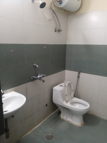Bathroom in 1 BHK Builder Floor at Sector 47 – for Rent