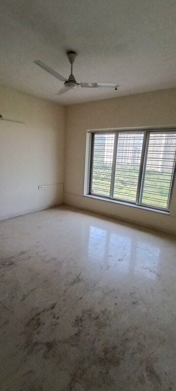 Master Bedroom in 3 BHK Apartment at Kalpataru Hills Phase II, Manpada – for Rent