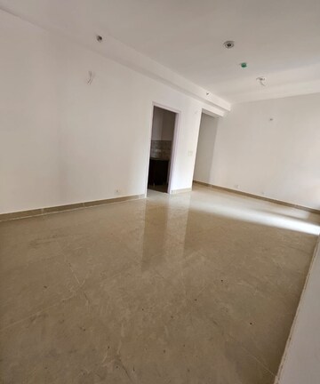 Room in 2 BHK Apartment at RG Luxury Homes, Sector 16b Greater Noida – for Sale