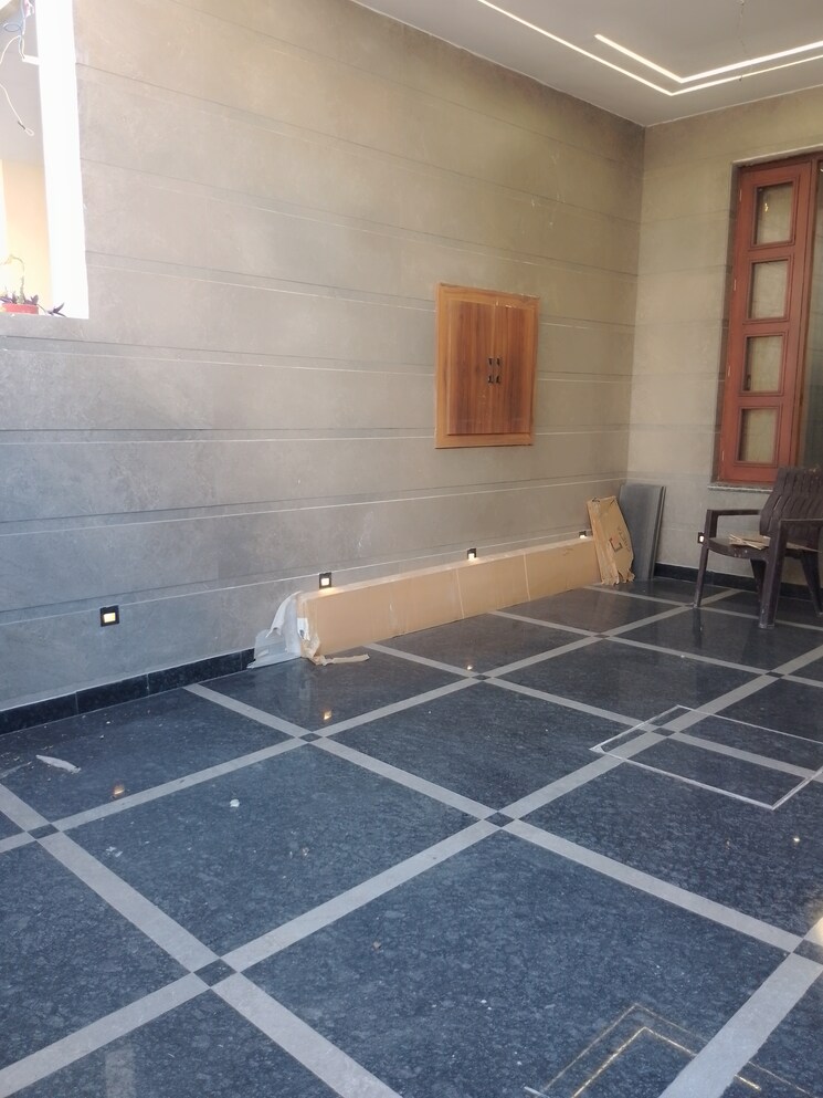  Parking, sector 125 4 Bedroom 128 Sq.Yd. Independent House In Sector 125 Mohali 7904550