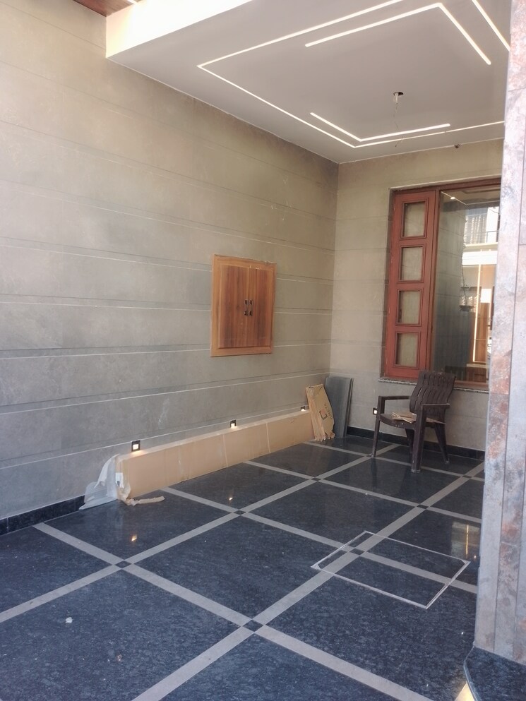  Parking, sector 125 4 Bedroom 128 Sq.Yd. Independent House In Sector 125 Mohali 7904550