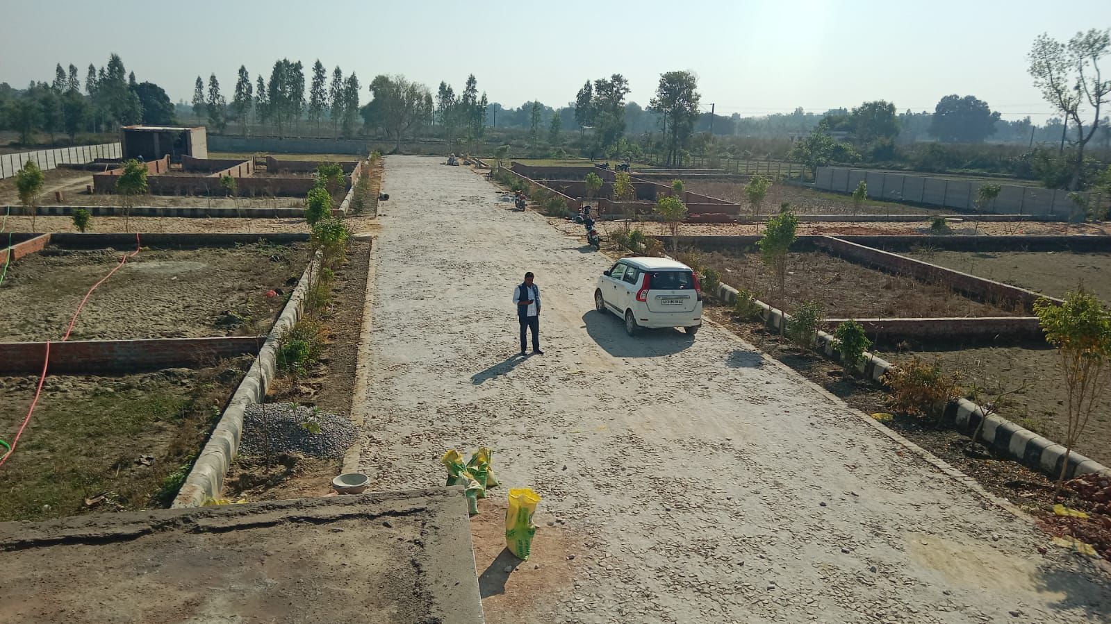 Plot For Sale in Home Risc  Gosainganj 