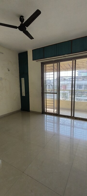 Room in 3 BHK Apartment at Dweepmala Gauri Priya, Kharghar – for Rent