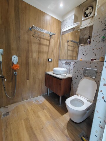 Bathroom in 1 BHK Builder Floor at Ardee City, Sector 52 – for Rent