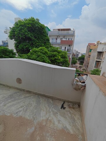 Balcony in 1 BHK Builder Floor at Ardee City, Sector 52 – for Rent