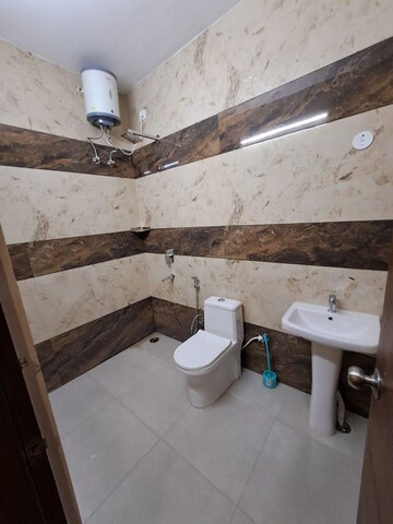Attached Bathroom in 3 BHK Builder Floor at Dehradun Cantt – for Rent
