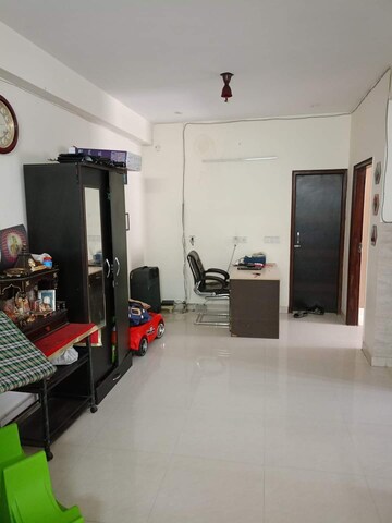 Room in 2.5 BHK Builder Floor at Faridabad Central – for Rent