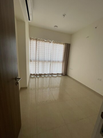 2 BHK Apartment For Rent in Lodha Parkside, Worli