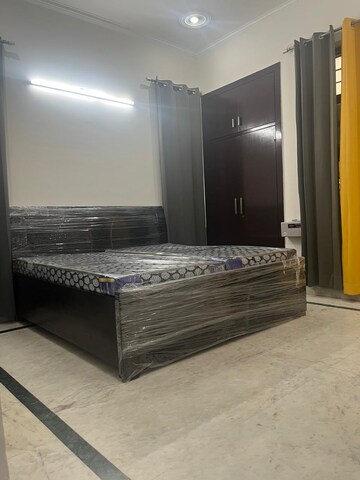 Bedroom in 3 BHK Builder Floor at Sector 47 – for Rent