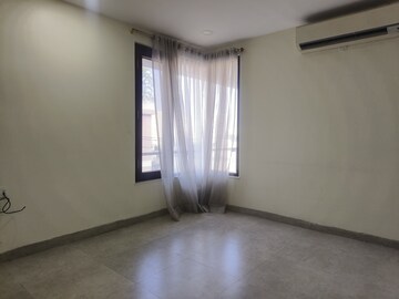 Room in 3 BHK Apartment at Banjara Hills – for Rent