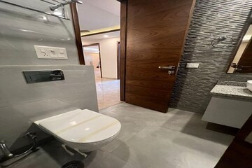 Bathroom in 4 BHK Apartment at DLF The Summit, Dlf Phase V – for Rent