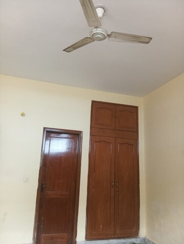 3 BHK Builder Floor For Rent in Sector 23