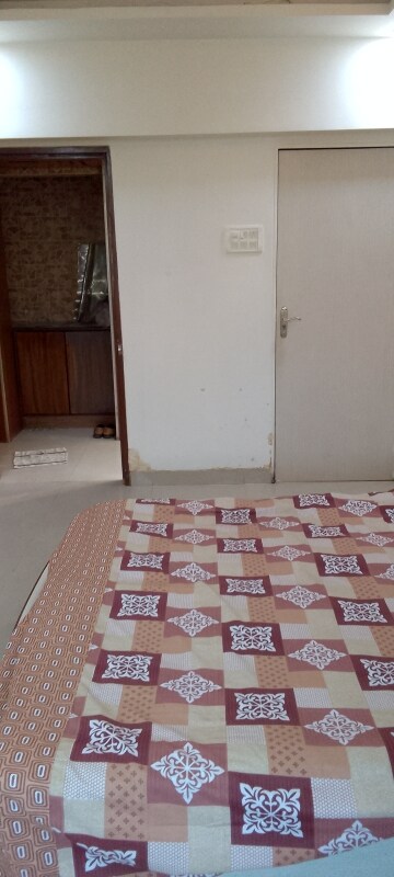 Master Plan in 3 BHK Apartment at Kanchan - Mrig Apartment, Andheri East – for Rent