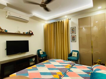 Master Bedroom in 4 BHK Apartment at Parsvnath Green Ville, Sector 48 – for Sale
