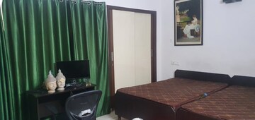 Bedroom in 5 BHK Builder Floor at Ansal Sushant Lok I, Sector 43 – for Rent