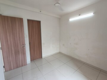 Room in 3 BHK Apartment at Godrej Emerald, Ghodbunder Road – for Rent