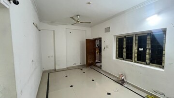 Room in 3 BHK Apartment at Nizampet – for Rent
