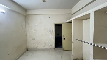 Room in 3 BHK Apartment at Nizampet – for Rent