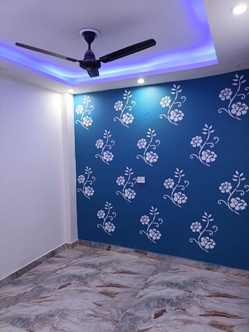 Bedroom in 2 BHK Apartment at Nirman Vihar – for Rent