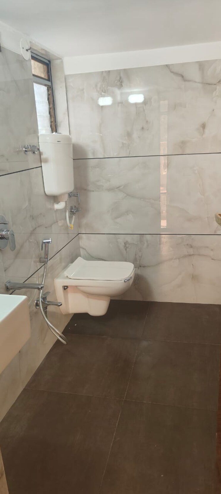 Bathroom, vasai west 2 Bedroom 516 Sq.Ft. Apartment In Vasai West Palghar 7906040