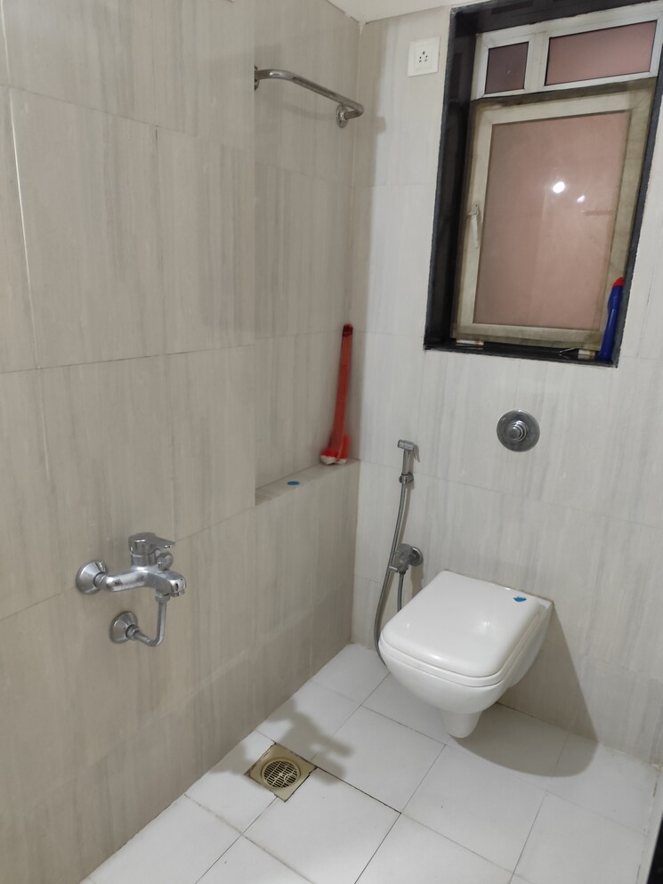 Bathroom, puranik-city-phase-iii 1 Bedroom 454 Sq.Ft. Apartment In Ghodbunder Road Thane 7906035