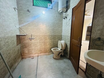 Bathroom in 2 BHK Independent House at Ansal Plaza Sector-23, Sector 23 – for Rent