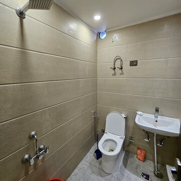 Bathroom in 1 RK Builder Floor at Freedom Fighters Enclave – for Rent
