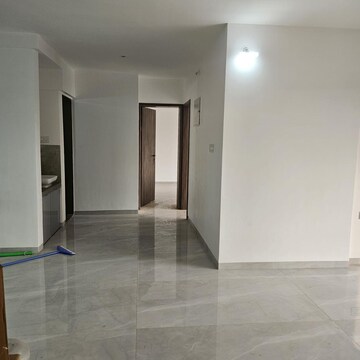 Room in 3 BHK Apartment at Oxy Beaumonde, Viman Nagar – for Rent