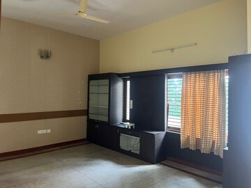 Room in 4 BHK Builder Floor at Malleswaram – for Rent
