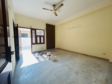Room in 3 BHK Independent House at Sector 23 – for Rent
