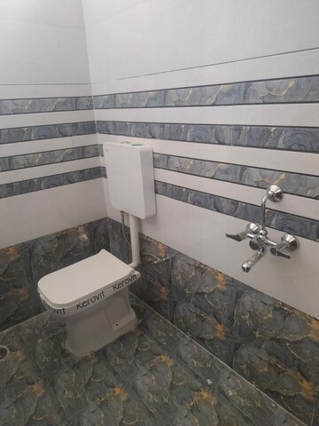 Bathroom in 2 BHK Builder Floor at Wathoda – for Rent