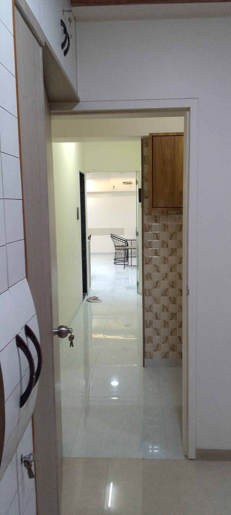 Bathroom, paranjape-schemes-royal-court 3 Bedroom 900 Sq.Ft. Apartment In Andheri East Mumbai 7898046