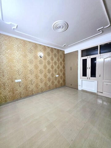 Room in 3 BHK Apartment at Old Ambala Road – for Sale