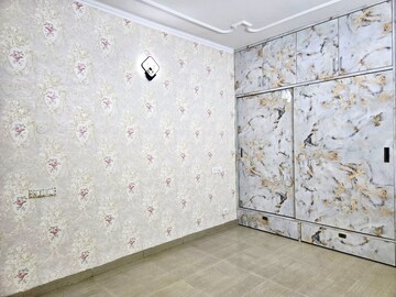 Room in 3 BHK Apartment at Old Ambala Road – for Sale