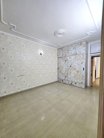 Room in 3 BHK Apartment at Old Ambala Road – for Sale