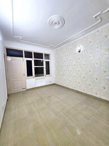 Room in 3 BHK Apartment at Old Ambala Road – for Sale