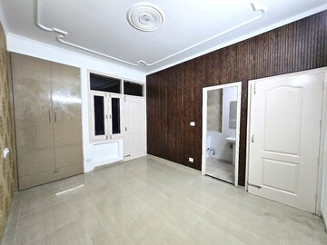 Room in 3 BHK Apartment at Old Ambala Road – for Sale