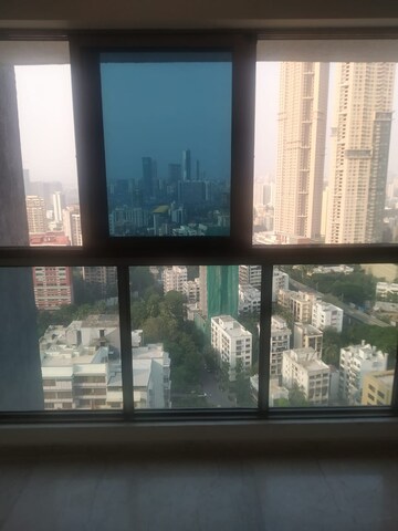 Room in 2 BHK Apartment at Rajesh Raj Infinia, Malad West – for Rent