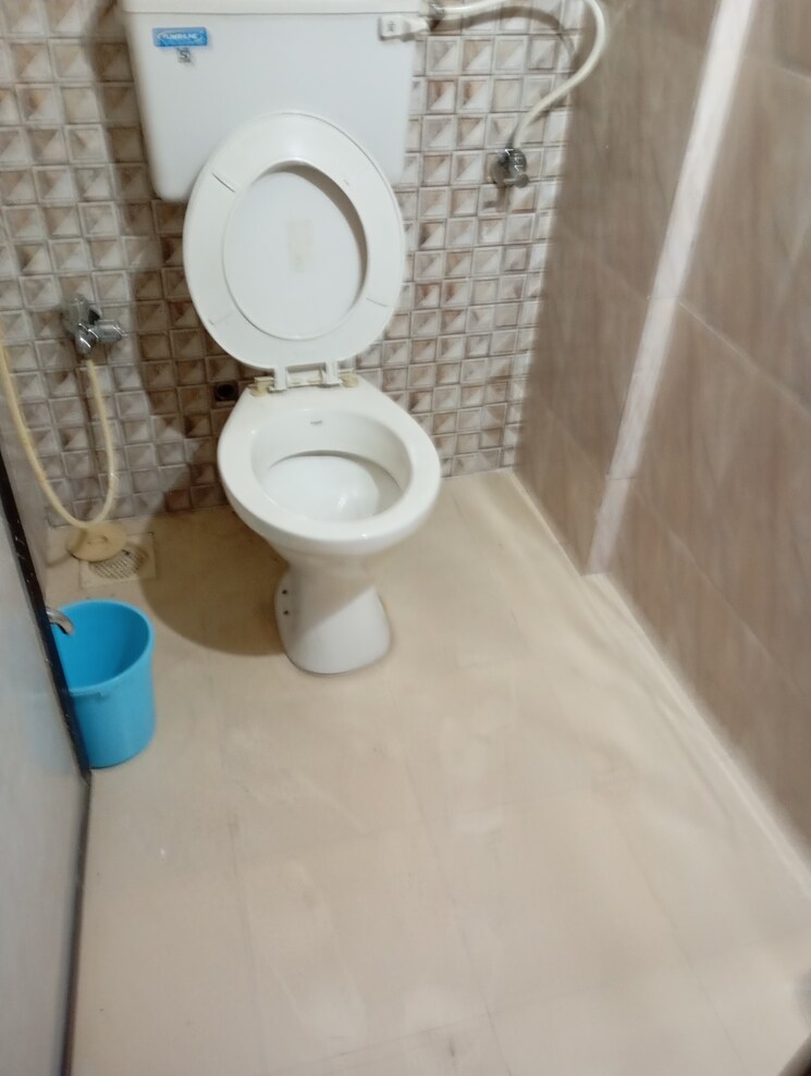 Bathroom, andheri east 1 RK 290 Sq.Ft. Apartment In Andheri East Mumbai 7907253