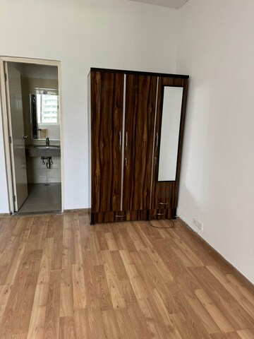 Room in 3 BHK Apartment at Vatika Gurgaon 21, Sector 83 – for Rent