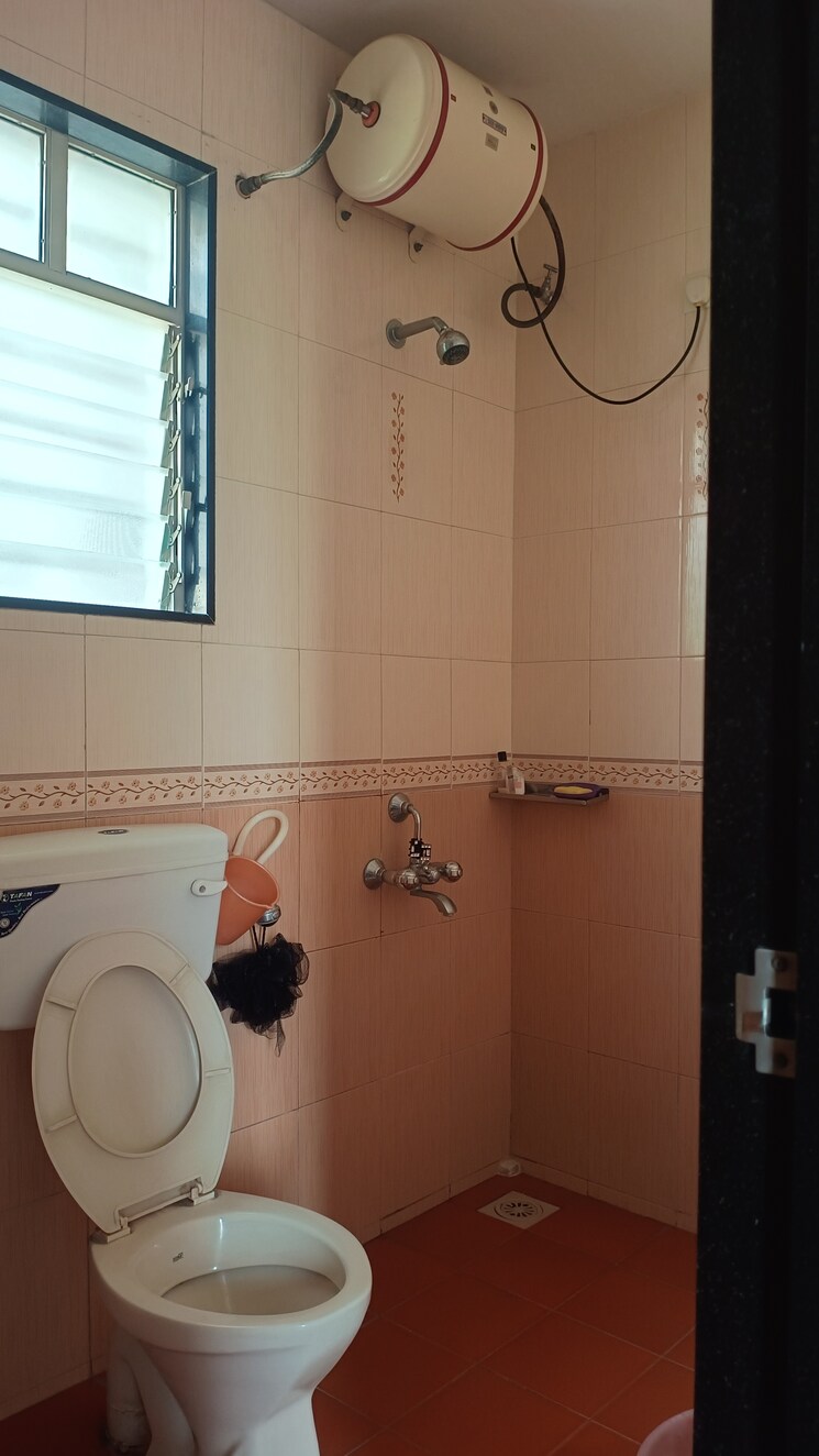 Bathroom, gagan-galaxy 3 Bedroom 1600 Sq.Ft. Builder Floor In Bibwewadi Pune 7907291