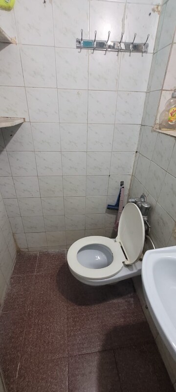 Bathroom in 1.5 BHK Apartment at Vasant Vihar – for Rent