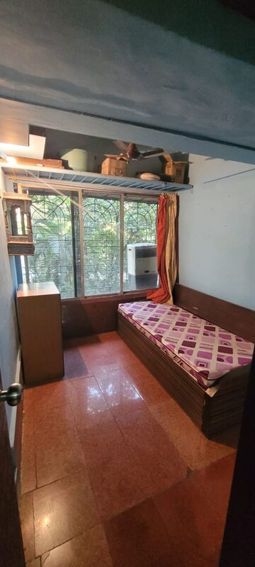 Bedroom in 1.5 BHK Apartment at Vasant Vihar – for Rent