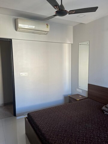 2 BHK Apartment For Rent in Lodha Splendora, Ghodbunder Road