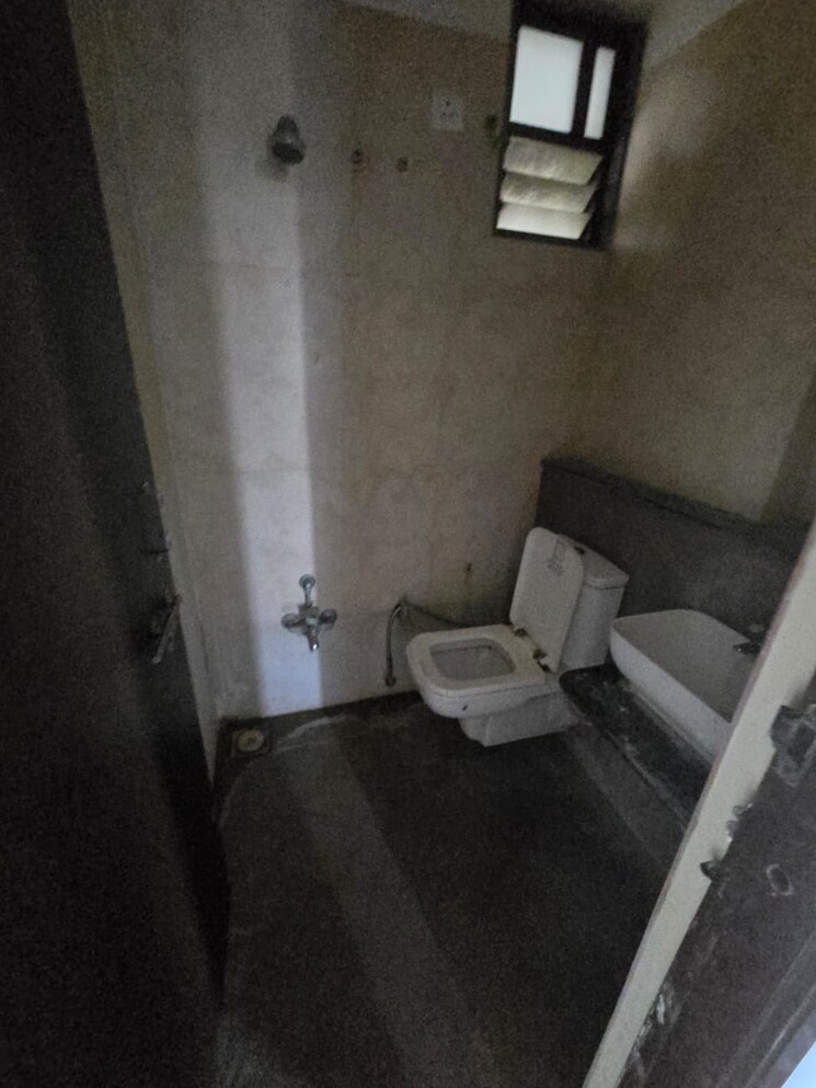 Bathroom, ganesh-malabar-county 2 Bedroom 1300 Sq.Ft. Apartment In Near Nirma University On Sg Highway Ahmedabad 7907407
